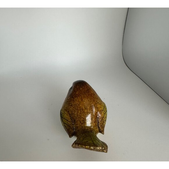 Pottery Fat Brown Bird Figure With Leaf Shaped Wings & Tail Sitting On A Leaf - Picture 11 of 13